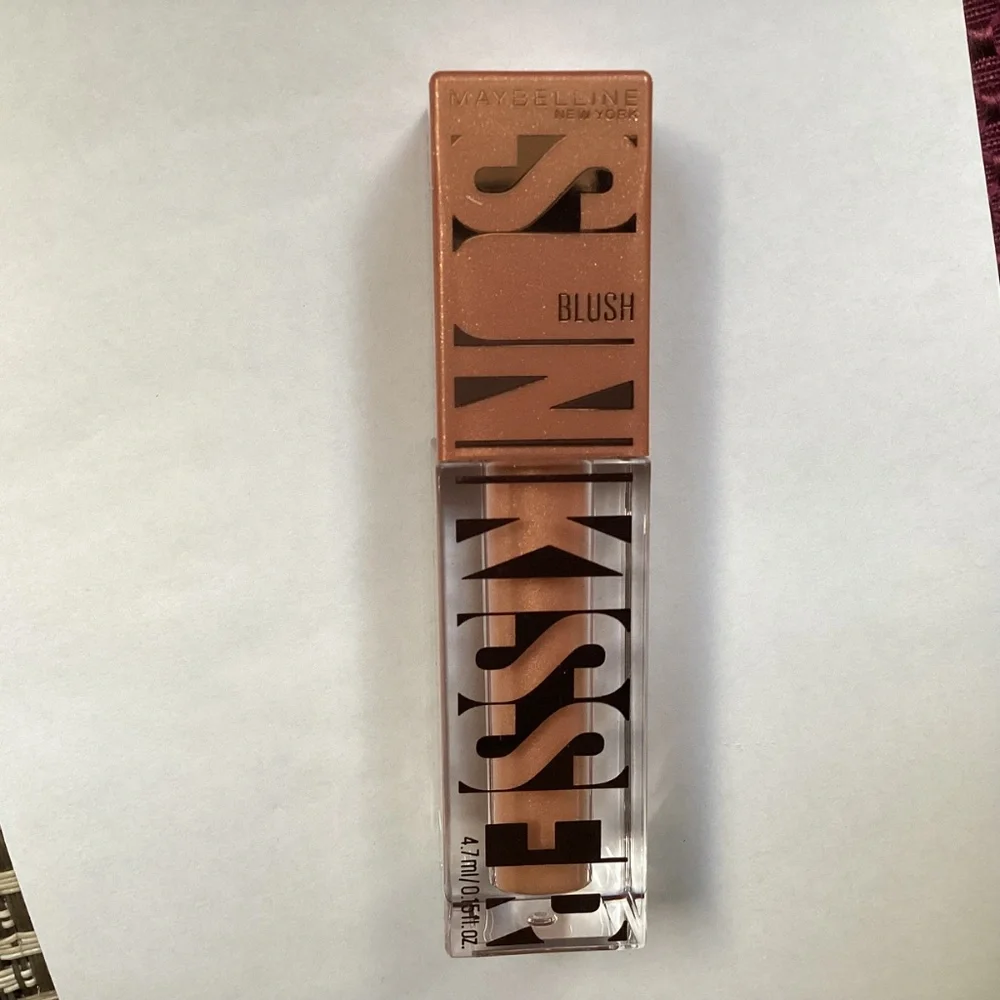 Maybelline Blush 08 Shades on 4.7 ml  NEW